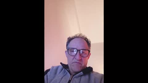 Snapshot of scotchwhieskie chatting on April 26, 10:51 pm scotchwhieskie online show from April 26, 10:51 pm