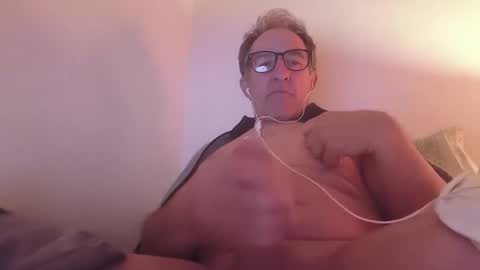 Snapshot of scotchwhieskie chatting on May 14, 11:00 pm scotchwhieskie online show from May 14, 11:00 pm