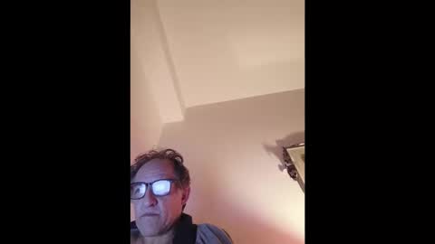 Snapshot of scotchwhieskie chatting on May 24, 10:15 pm scotchwhieskie online show from May 24, 10:15 pm
