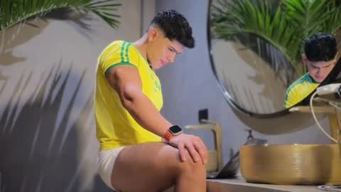 Andrew Flintt online show from April 19, 1:05 am