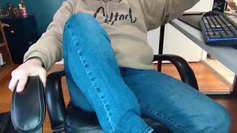 Snapshot of scottyglaze chatting on November 1, 4:42 pm Dadbodtactics online show from November 1, 4:42 pm