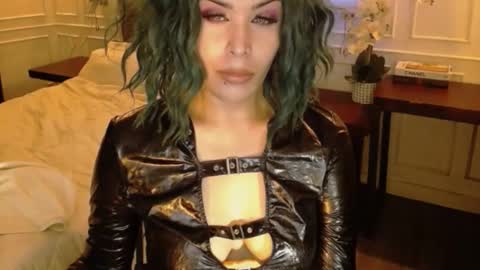 Snapshot of screendoll chatting on January 18, 3:20 am screendoll online show from January 18, 3:20 am