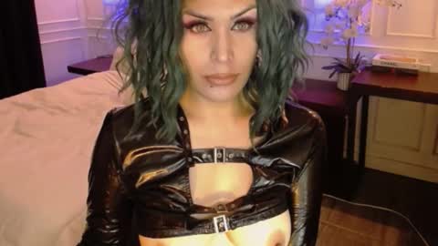 Snapshot of screendoll chatting on February 2, 7:04 pm screendoll online show from February 2, 7:04 pm