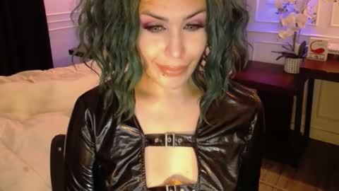 Snapshot of screendoll chatting on March 1, 7:48 pm screendoll online show from March 1, 7:48 pm