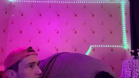 Snapshot of sdddisk chatting on December 5, 1:36 am sdddisk online show from December 5, 1:36 am