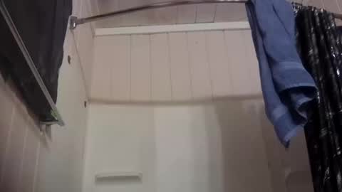 Snapshot of sdraftt45 chatting on October 16, 8:32 pm Arin online show from October 16, 8:32 pm