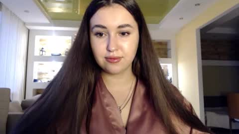 Elizabeth  online show from December 6, 1:11 pm