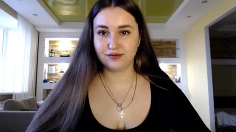 Elizabeth  online show from December 18, 11:45 am