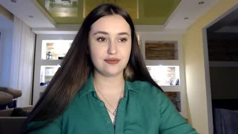 Elizabeth  online show from December 28, 1:28 pm