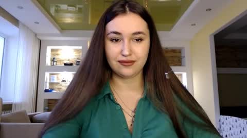 Elizabeth  online show from December 31, 8:37 am