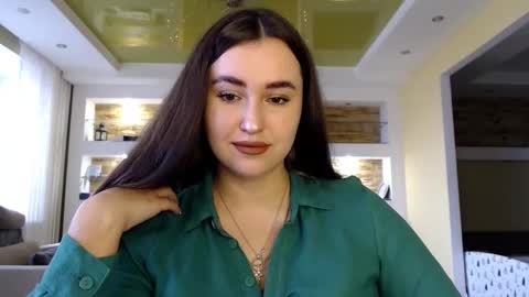 Elizabeth  online show from January 3, 8:32 am