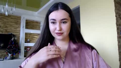 Elizabeth  online show from January 4, 9:32 am