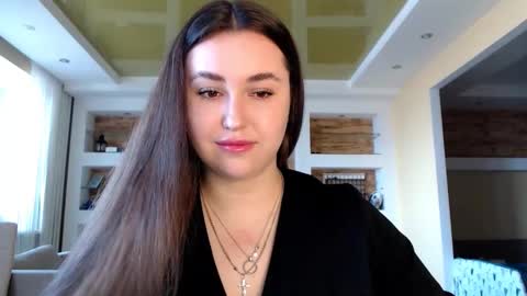 Elizabeth  online show from February 10, 1:01 pm