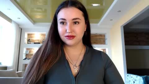 Elizabeth  online show from March 4, 10:57 am