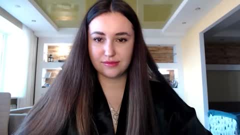 Elizabeth  online show from March 5, 2:01 pm