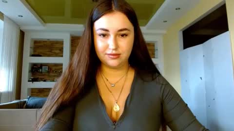 Elizabeth  online show from October 6, 6:44 am