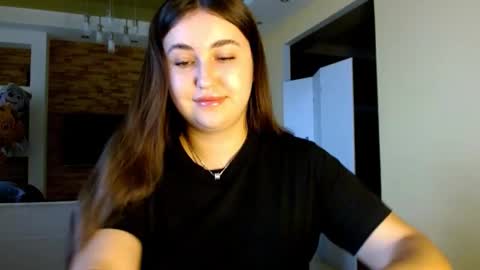 Elizabeth  online show from November 29, 9:45 am