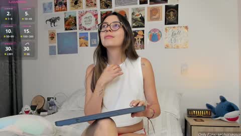 Snapshot of seahotseason chatting on January 23, 4:19 am Aria Independent model online show from January 23, 4:19 am