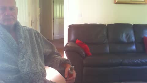 Snapshot of seakrait chatting on May 10, 7:24 am seakrait online show from May 10, 7:24 am