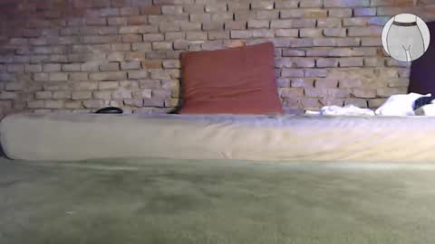 seamlessly online show from September 20, 8:10 pm