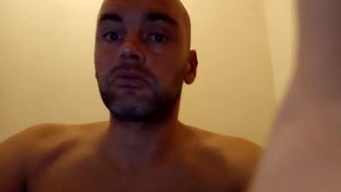 Snapshot of sean20775 chatting on October 20, 6:19 pm Sean online show from October 20, 6:19 pm