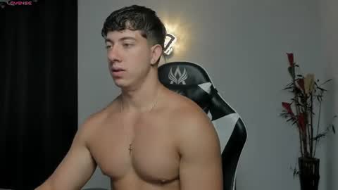 Snapshot of sean_brownx chatting on July 3, 4:57 pm Sean online show from July 3, 4:57 pm