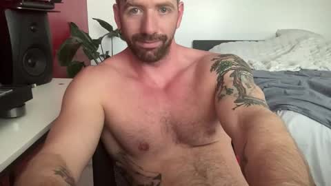 Snapshot of seanbluexxx chatting on November 16, 8:25 pm Sean Blue online show from November 16, 8:25 pm