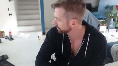 Snapshot of seanbluexxx chatting on November 20, 5:45 pm Sean Blue online show from November 20, 5:45 pm