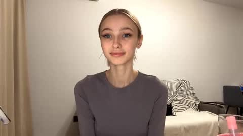 Kate online show from March 1, 8:44 pm