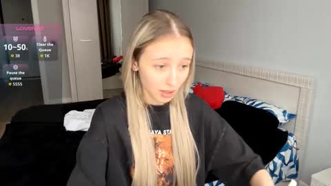 Kate online show from March 30, 2:18 pm