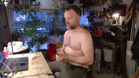 Seattlemanwhore online show from April 19, 2:05 pm