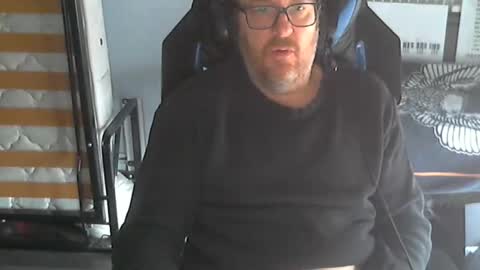 Snapshot of seba881975 chatting on November 17, 2:23 pm Sba Fr online show from November 17, 2:23 pm