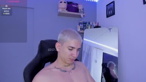 Snapshot of sebas__23 chatting on January 25, 4:13 pm Sebastin online show from January 25, 4:13 pm