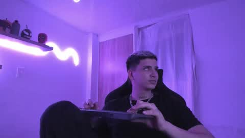 Snapshot of sebas__23 chatting on December 19, 11:45 pm Sebastin online show from December 19, 11:45 pm