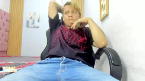 sebas_boycum19 online show from April 12, 2:05 am