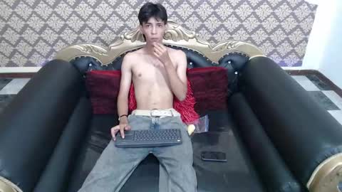 Snapshot of sebas_cat chatting on September 14, 8:41 pm Sebastian Alvarez online show from September 14, 8:41 pm