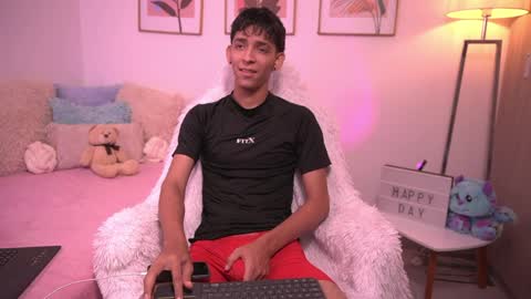 Sebastian Alvarez online show from April 1, 12:00 am