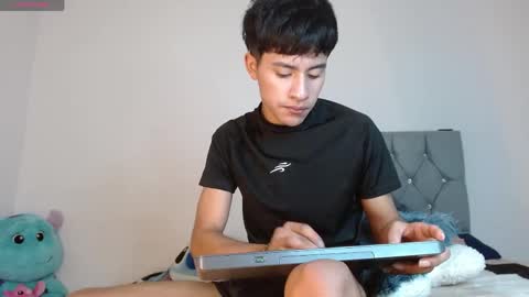sebas_fire4 online show from May 19, 11:11 pm