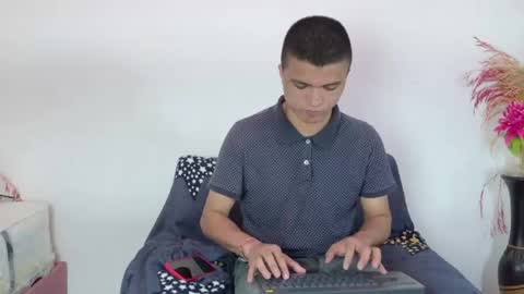 ely online show from April 19, 2:33 am