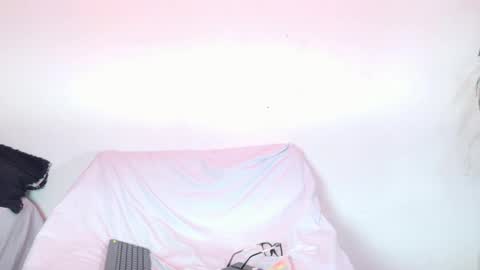 Snapshot of sebas_n_aly chatting on May 11, 11:02 pm ely online show from May 11, 11:02 pm