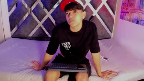 sebas_pretty7 online show from December 2, 12:32 pm