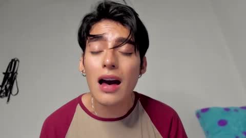 Snapshot of sebas_rosse chatting on December 9, 1:18 am sebastian online show from December 9, 1:18 am