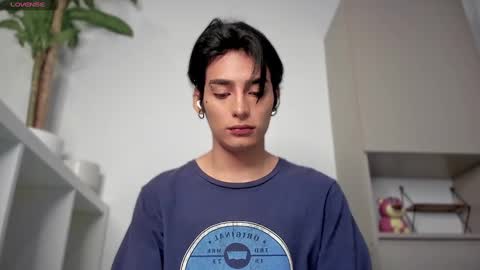 Snapshot of sebas_rosse chatting on December 19, 12:56 am sebastian online show from December 19, 12:56 am