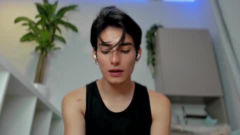 Snapshot of sebas_rosse chatting on January 7, 1:38 am sebastian online show from January 7, 1:38 am