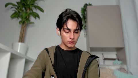 Snapshot of sebas_rosse chatting on January 26, 5:56 am sebastian online show from January 26, 5:56 am