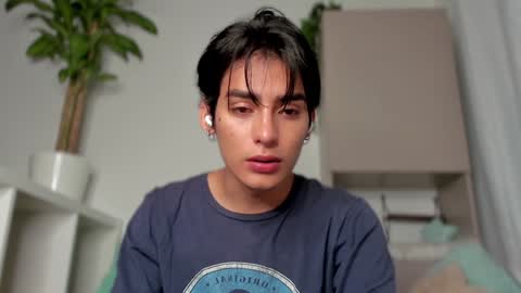 Snapshot of sebas_rosse chatting on January 29, 5:19 am sebastian online show from January 29, 5:19 am