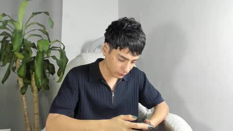 Snapshot of sebas_rosse chatting on December 14, 1:38 pm sebastian online show from December 14, 1:38 pm