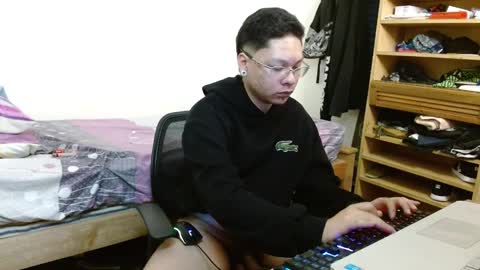 Snapshot of sebasslops chatting on January 25, 7:06 am Sebas online show from January 25, 7:06 am