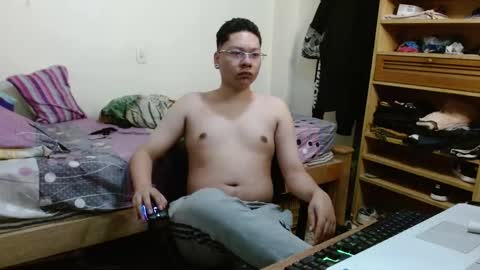 Snapshot of sebasslops chatting on January 26, 1:52 am Sebas online show from January 26, 1:52 am