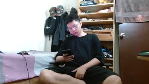 Snapshot of sebasslops chatting on February 3, 4:52 pm Sebas online show from February 3, 4:52 pm